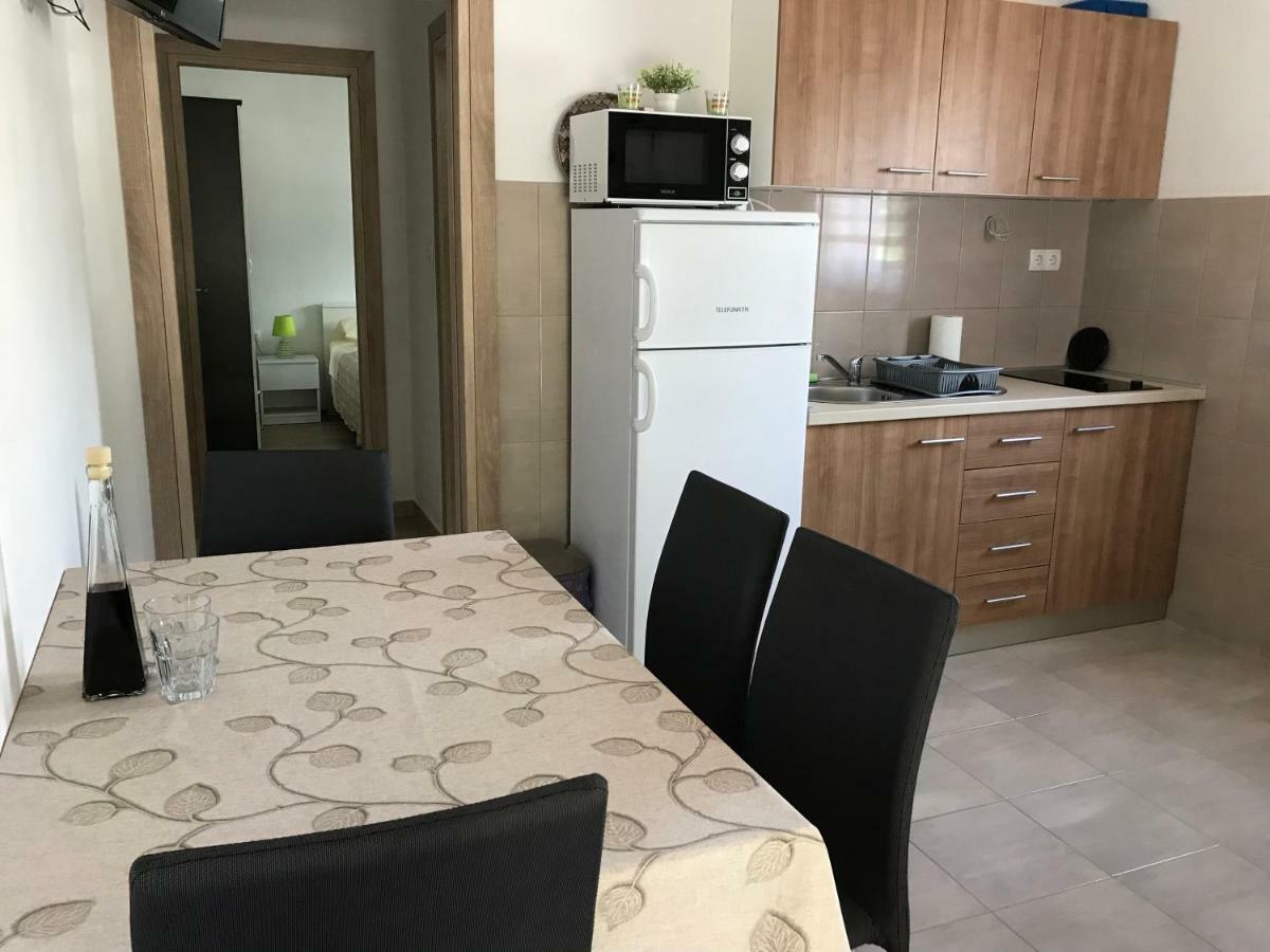 Apartman Mirjana With Terrace And Free Parking Donji Okrug  Eksteriør bilde