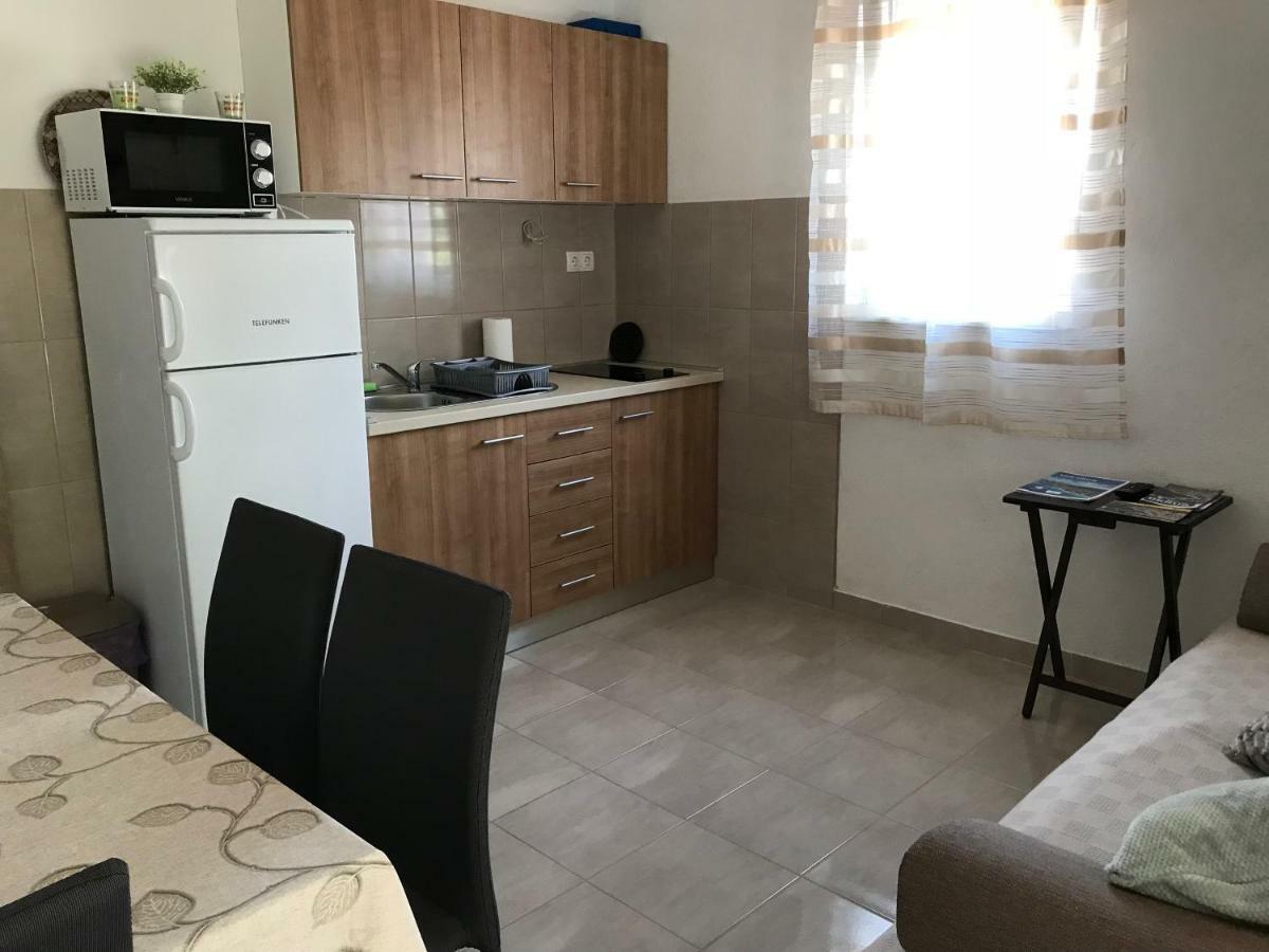 Apartman Mirjana With Terrace And Free Parking Donji Okrug  Eksteriør bilde
