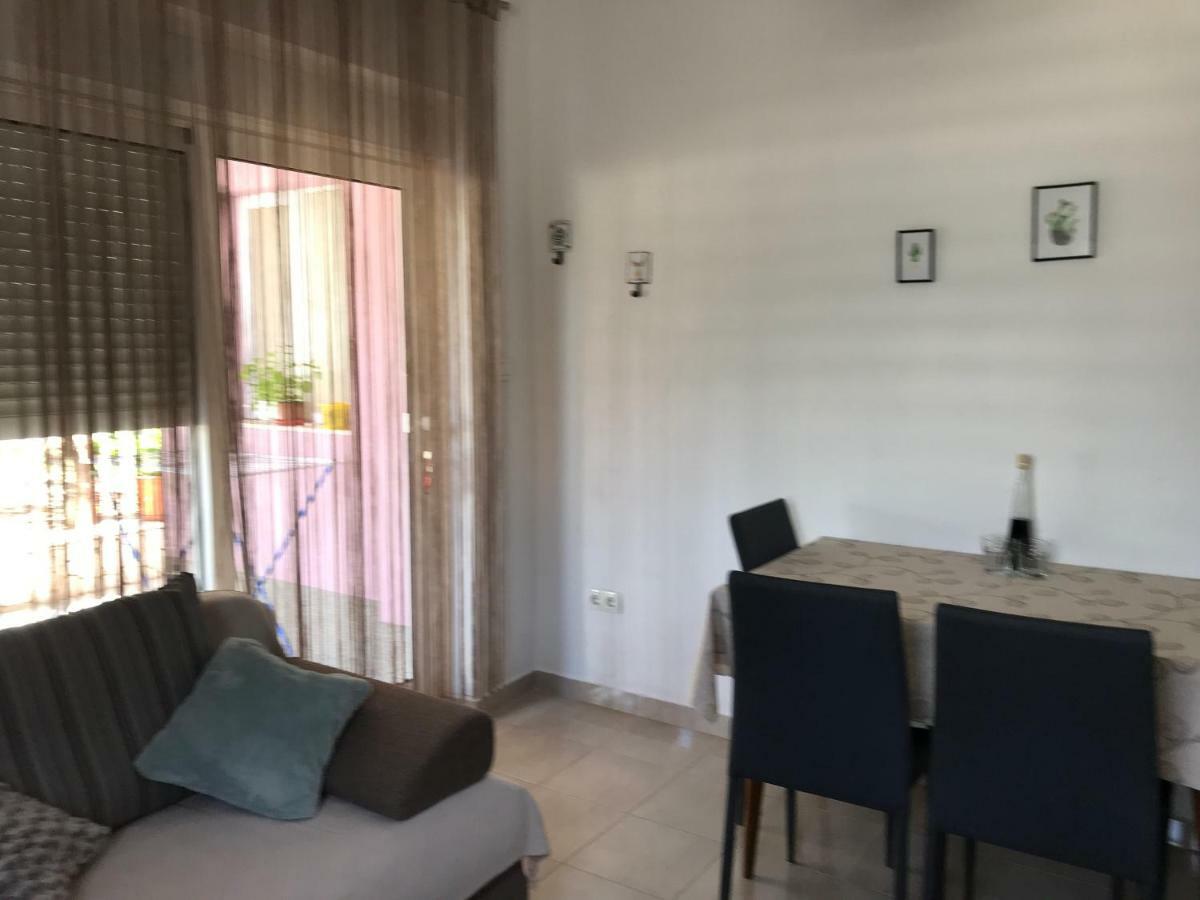 Apartman Mirjana With Terrace And Free Parking Donji Okrug  Eksteriør bilde